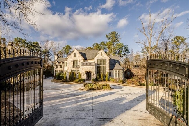 35 Mt Paran Rd NW