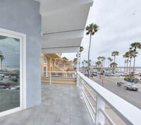 2206 W Oceanfront in Newport Beach, CA - Foto de edificio - Building Photo