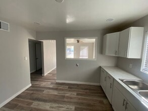 9208 N 10th St in Phoenix, AZ - Building Photo - Building Photo