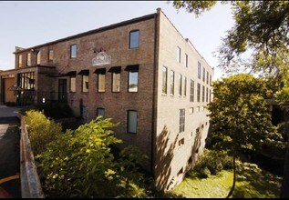Harbor Place in Waukegan, IL - Building Photo - Building Photo