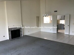 7134 Lighthouse Dr in Stockton, CA - Building Photo - Building Photo