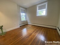 311 Tappan St, Unit 4 in Brookline, MA - Building Photo - Building Photo