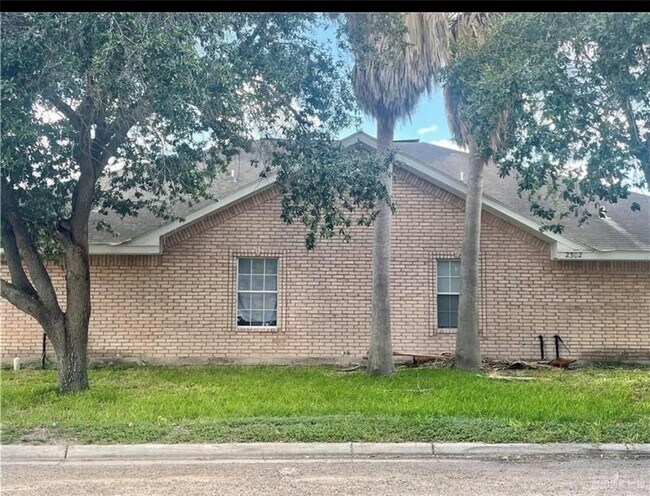 property at 2302 Kimberly Ln