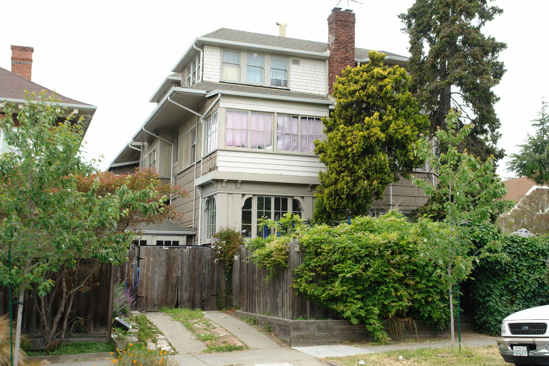 2623 Ashby Ave in Berkeley, CA - Building Photo