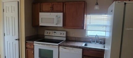 1215 Skyview Blvd in Lakeland, FL - Building Photo - Building Photo