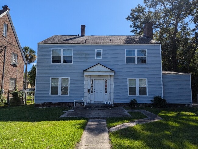 527 Savannah Hwy, Unit B - Upstairs in Charleston, SC - Building Photo - Building Photo