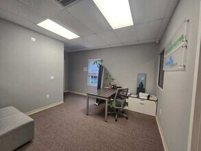 1601 Walnut St in Cary, NC - Foto de edificio - Building Photo