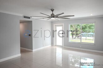 3343 NW 69th St in Fort Lauderdale, FL - Building Photo - Building Photo