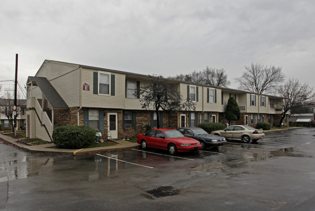 333 Apartments in Madison, TN - Building Photo