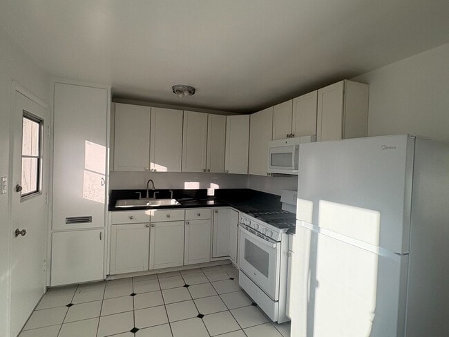 251 Homer Ave in Ventura, CA - Building Photo - Building Photo