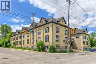 12 Bridgeport Rd E in Waterloo, ON - Building Photo
