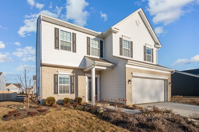 484 Creekside Dr in Commercial Point, OH - Building Photo - Building Photo