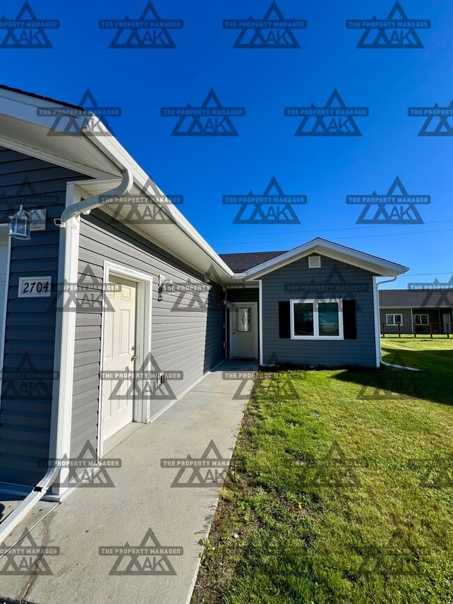 2704 Desert Eagle Loop in North Pole, AK - Building Photo - Building Photo