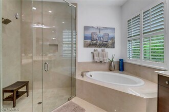 5166 Andros Dr in Naples, FL - Building Photo - Building Photo