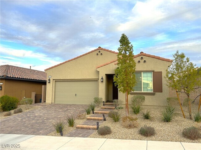 692 Sunray Park St in Henderson, NV - Building Photo - Building Photo