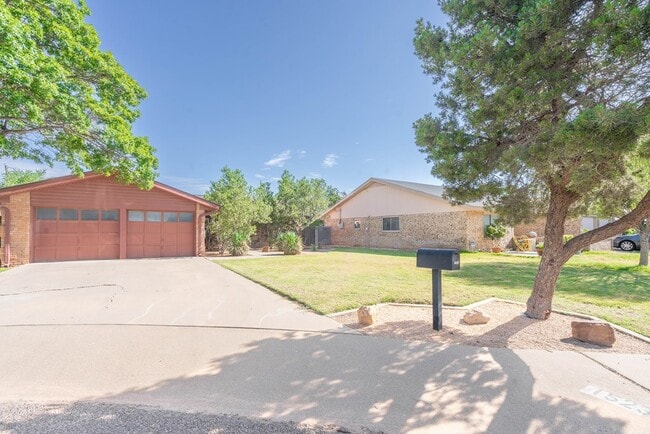 1523 Doe Ln in Odessa, TX - Foto de edificio - Building Photo
