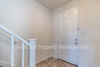 308 Rustic Springs in Universal City, TX - Foto de edificio - Building Photo