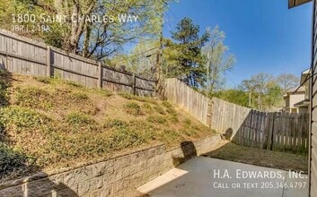 1800 St Charles Way in Tuscaloosa, AL - Building Photo - Building Photo