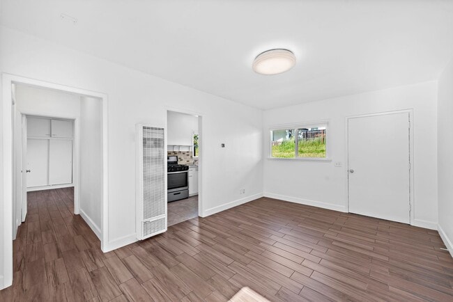 108 Avenida Dolores in San Clemente, CA - Building Photo - Building Photo