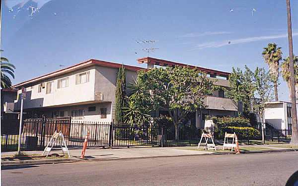 1327 S St Andrews Pl in Los Angeles, CA - Foto de edificio - Building Photo