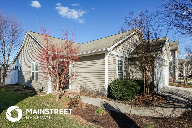 5783 Misty Hill Cir in Clemmons, NC - Building Photo - Building Photo