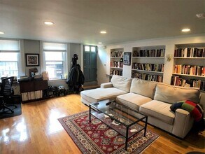 10 Mount Vernon Square in Boston, MA - Building Photo - Building Photo