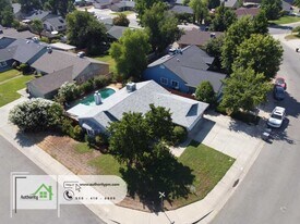 1729 Marigold Way in Redding, CA - Building Photo