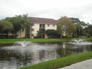 10125 W Sunrise Blvd in Plantation, FL - Building Photo - Building Photo