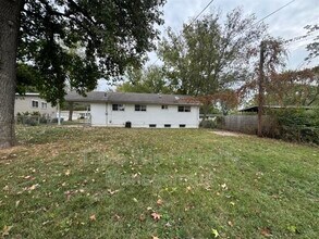 220 Falcon Dr in Florissant, MO - Building Photo - Building Photo