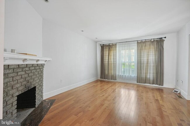 property at 1452 Spring Rd NW