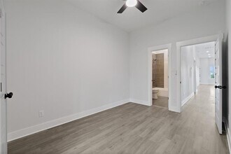8114 Double in Houston, TX - Foto de edificio - Building Photo