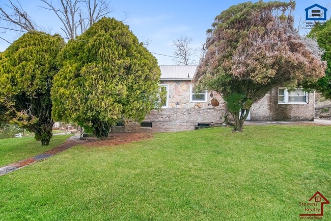 property at 3600 Selma Ave