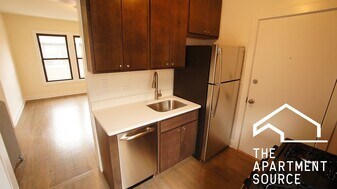 2643 N Spaulding Ave, Unit 3W in Chicago, IL - Building Photo