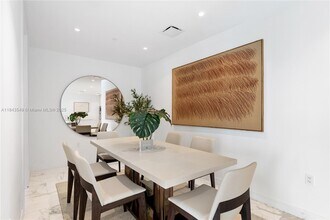 15701 Collins Ave in North Miami Beach, FL - Building Photo - Building Photo