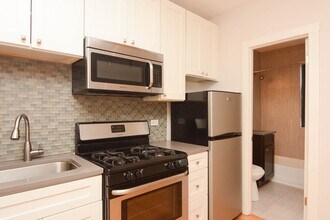 2852 W Palmer St, Unit 013 in Chicago, IL - Building Photo - Building Photo