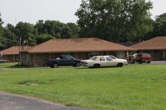 The Palms Apartments in Lakeland, FL - Building Photo - Building Photo