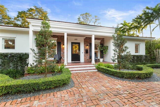 600 San Lorenzo Ave in Coral Gables, FL - Building Photo - Building Photo