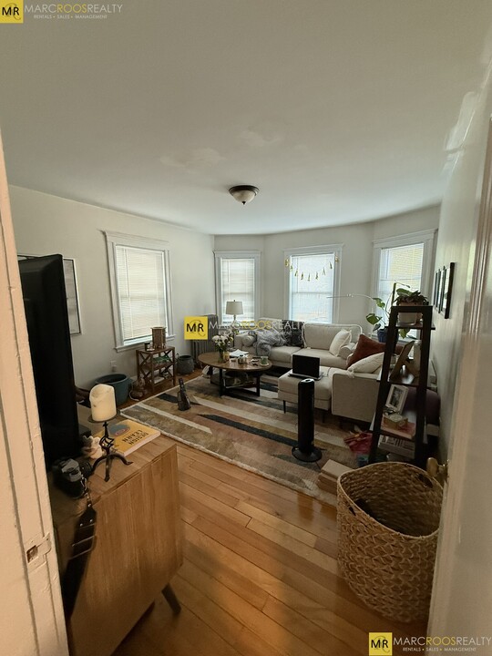 399 Broadway in Somerville, MA - Building Photo