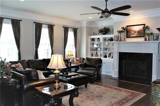 3475 Roxboro Rd in Atlanta, GA - Building Photo - Building Photo