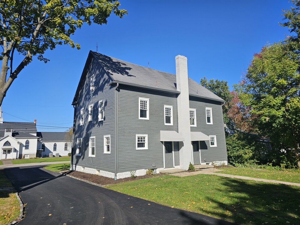 7 Maple St in Canfield, OH - Building Photo