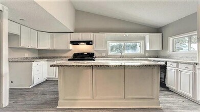 228 Orange St in La Marque, TX - Building Photo - Building Photo