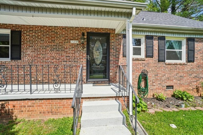 property at 710 Heatherwood Dr