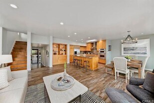 2260 Del Mar Scenic Pkwy in Del Mar, CA - Building Photo