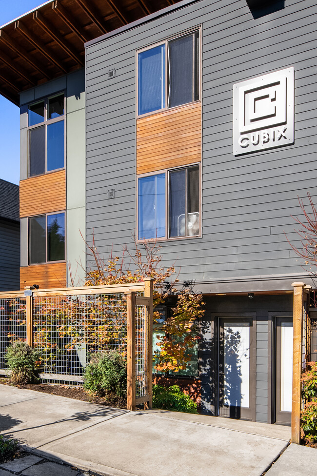 Cubix 103 in Seattle, WA - Foto de edificio - Building Photo