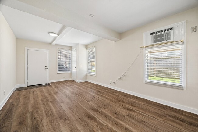 215 Hyde Park Blvd in Houston, TX - Building Photo - Building Photo