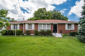 5133 Raywood Ln in Nashville, TN - Building Photo - Building Photo