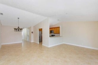 39 Mayfair Ln in Boynton Beach, FL - Building Photo - Building Photo