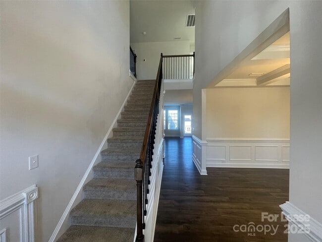 3025 Burnello Ct in Iron Station, NC - Foto de edificio - Building Photo