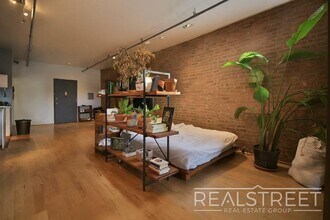 337 Kent Ave in Brooklyn, NY - Building Photo - Building Photo