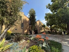 104 N Wilson Ave, Unit 7 in Pasadena, CA - Building Photo